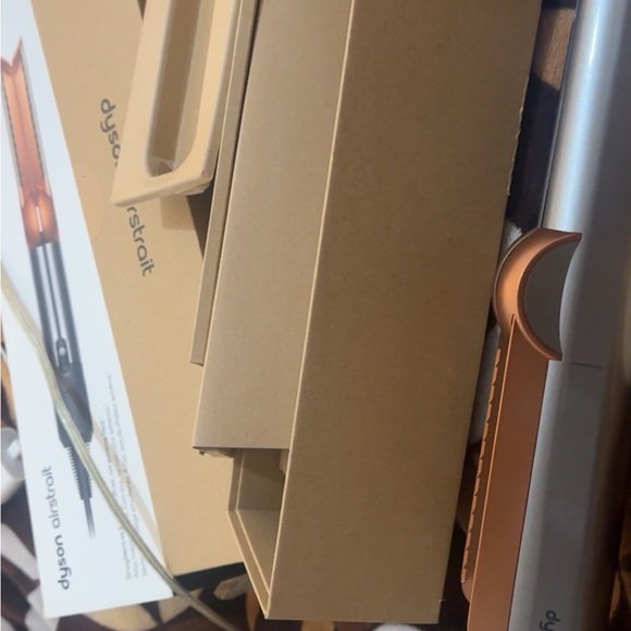 Dyson Airstrait - Picture 8 of 9